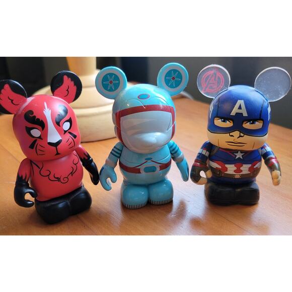 3 Disney Vinylmation 3" Fgures Red Dragon TomorrowLand Astronaut Captian America - Picture 6 of 6